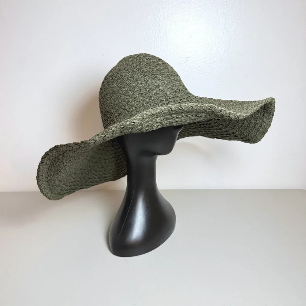 NWOT Kokin New York Green Woven Wide Brim Wired Floppy Sun Hat Beach Summer
